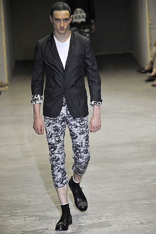 Comme des Garcons / - 2011